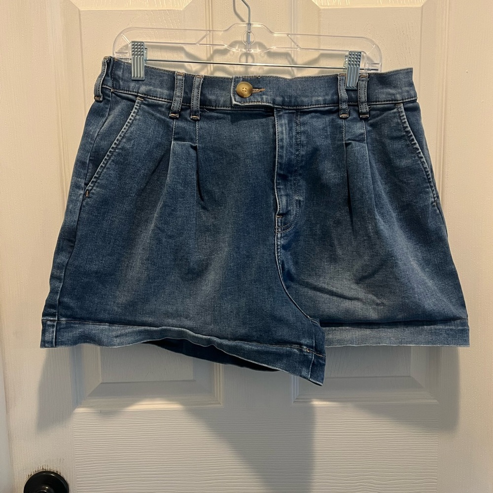 Up West Pleated Jean Shorts